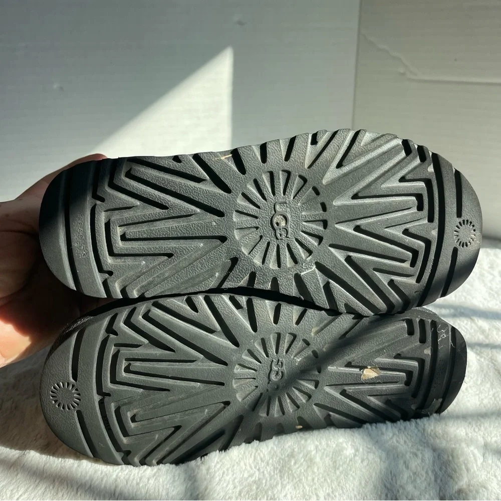 UGG Black Knit and Suede Winter Boots Women Size 5